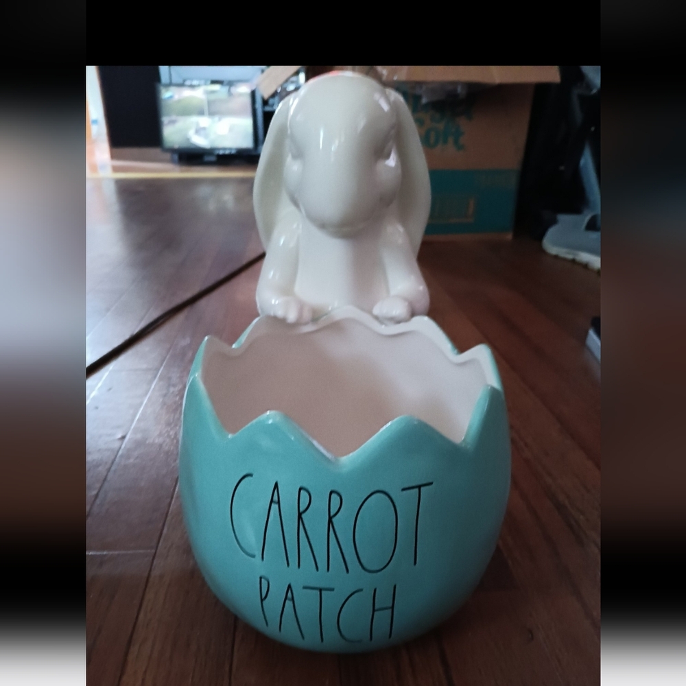 NWOT RAE DUNN EASTER 11" PLANTER "CARROT PATCH" BUNNY W/EGG. BLUE/WHITE/BLACK.
